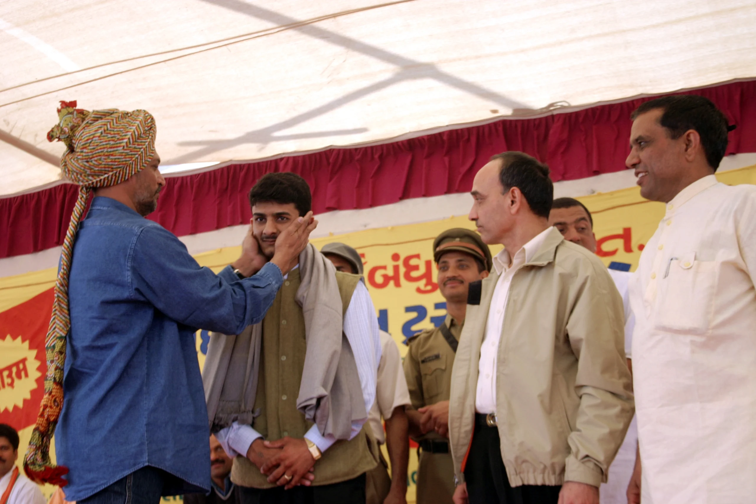 Felicitation of School Founder Bhimshibhai by Actor Nana Patekar