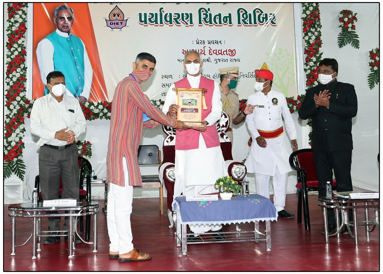 Bhimshibhai Was Honored With An Award By Governor Shri Acharya Devvratji For His Outstanding Contribution To Environmental Conservation