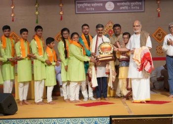 Best School In Gujarat State Award by By Pujya Shree Rameshbhаi Оzа Best School In Gujarat State Award by By Pujya Shree Rameshbhаi Оzа