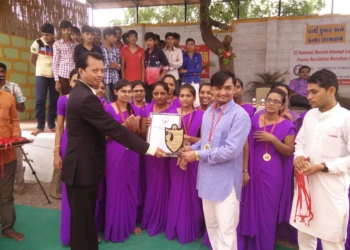Set A Guinness World Record For The Longest Poem Recitaton Set A Guinness World Record For The Longest Poem Recitaton